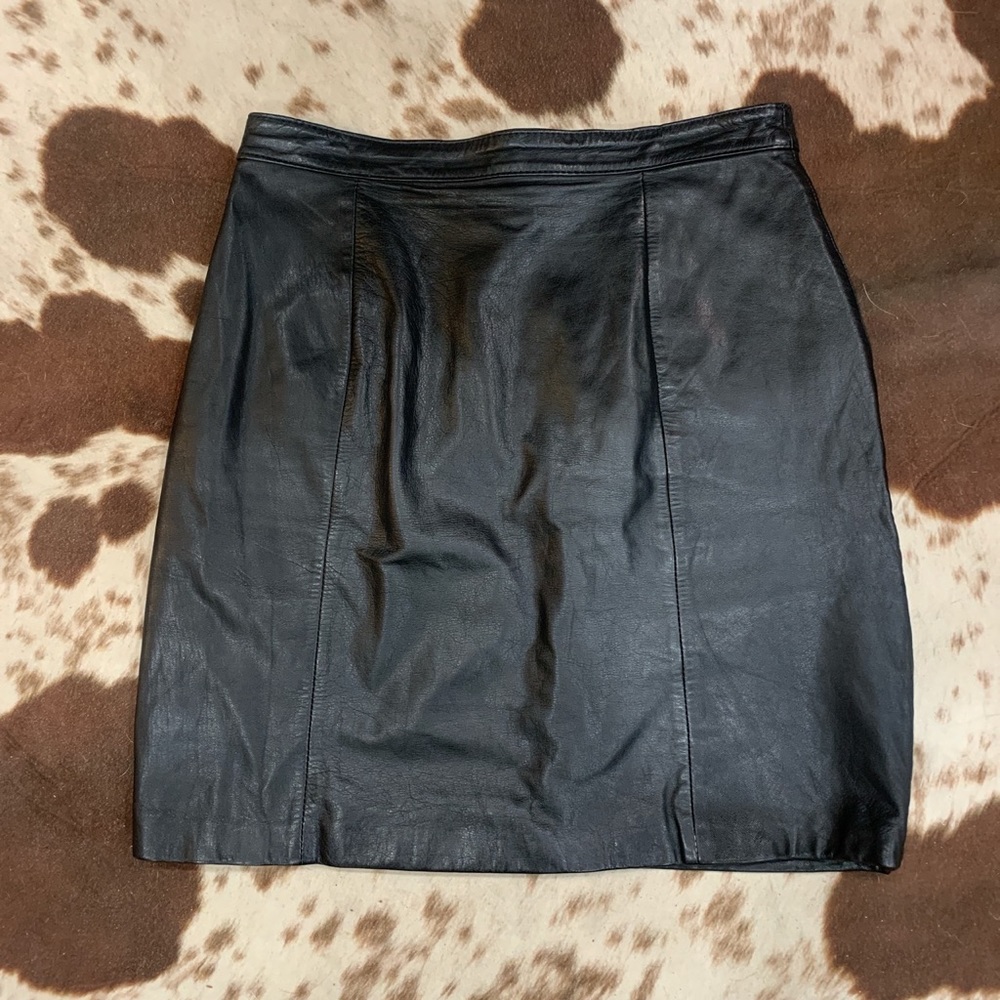 mint condition vintage wilson’s leather mini skirt